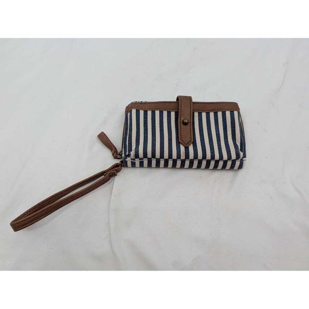 Maurices Blue and White Striped Wristlet Wallet Nautical Coastal Stripes Beach*